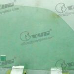 LH FRONT DOOR GLASS GREEN